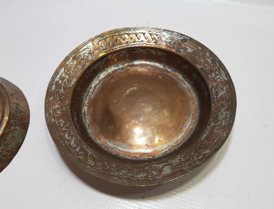 OSMANLI DÖNEMİ ERMENİCE YAZILI VE İŞLEMELİ BOSNA İŞİ KAPAKLI SAHAN