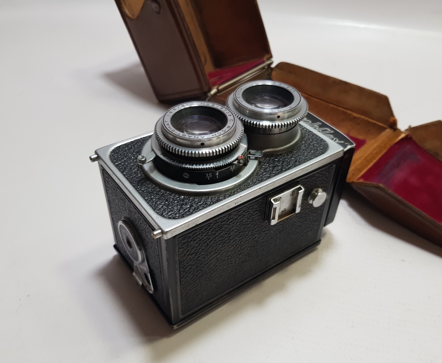 ORİJİNAL DERİ KILIFINDA YÜKSEK KONDİSYONDA ANTİKA FOTOĞRAF MAKİNESİ