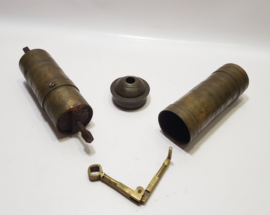 ÜZERİ 3 DAMGALI OSMANLI DÖNEMİ SÜLEYMANİYE İŞİ KAHVE DEĞİRMENİ