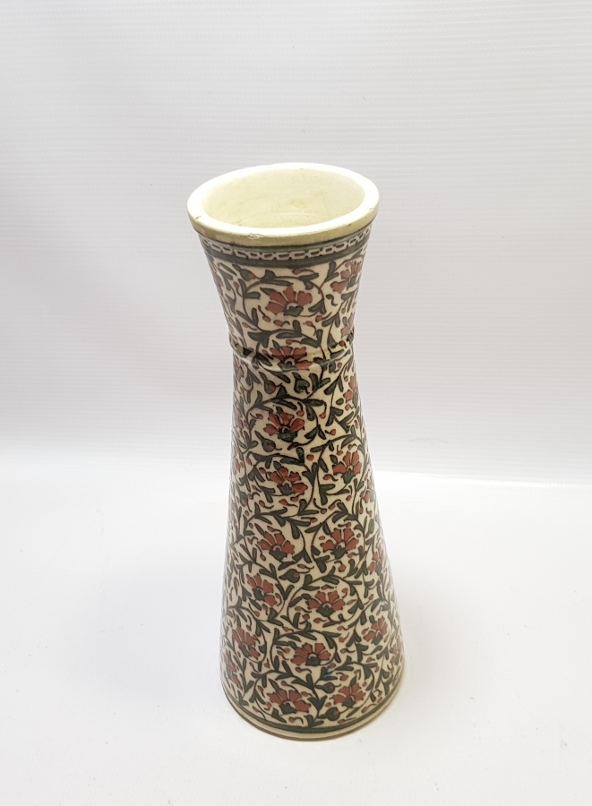 OSMANLI DÖNEMİ ÜZERİ KARANFİLLİ NADİR FORMDA İZNİK VAZO