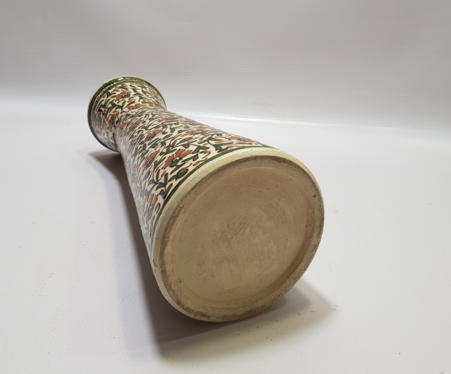 OSMANLI DÖNEMİ ÜZERİ KARANFİLLİ NADİR FORMDA İZNİK VAZO