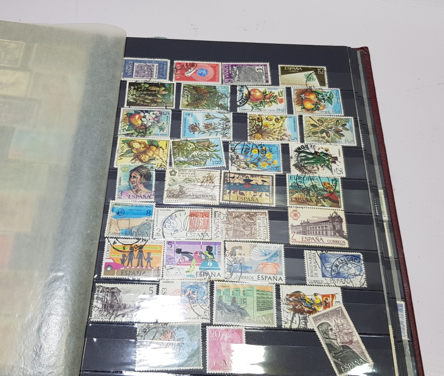 İÇİNDE YABANCI PULLAR BULUNAN ANTİKA PUL ALBÜMÜ