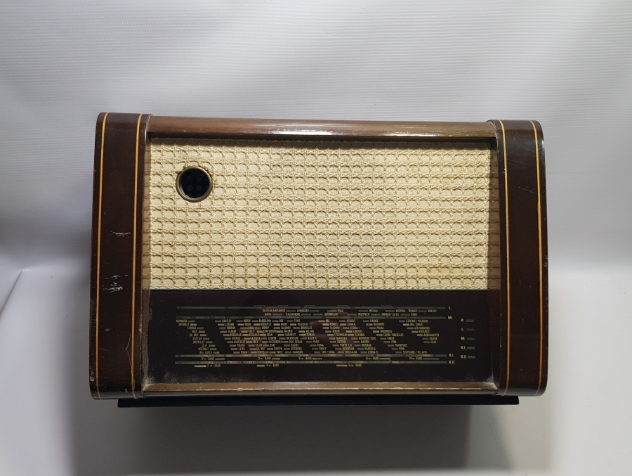 BÜYÜK BOY ANTİKA AHŞAP KASALI RADYO