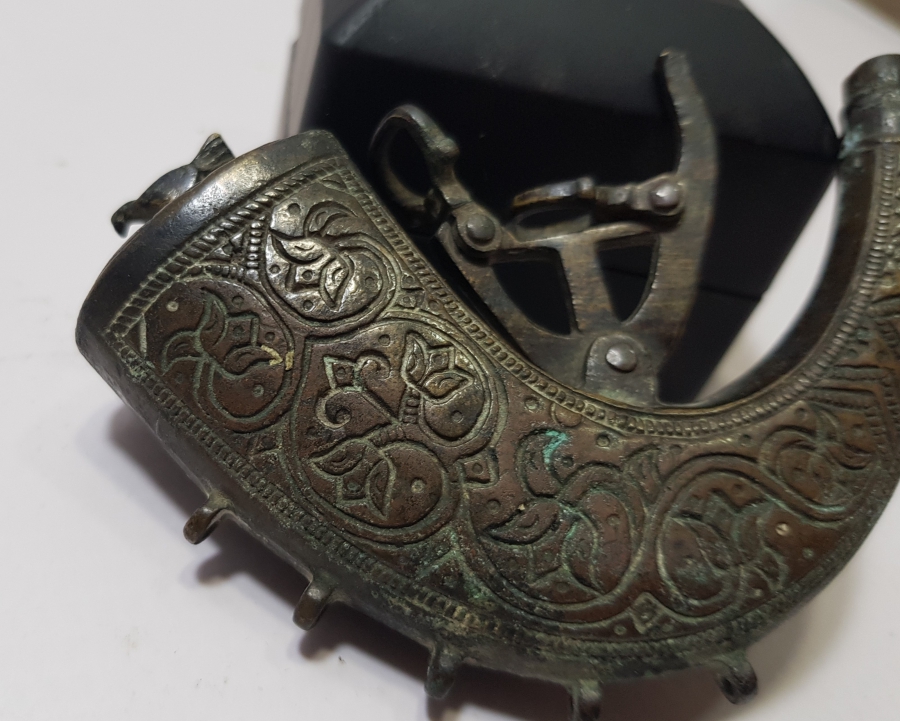 ÜZERİ KUŞLU OSMANLI DÖNEMİ BRONZ PİŞTOV BARUTLUĞU