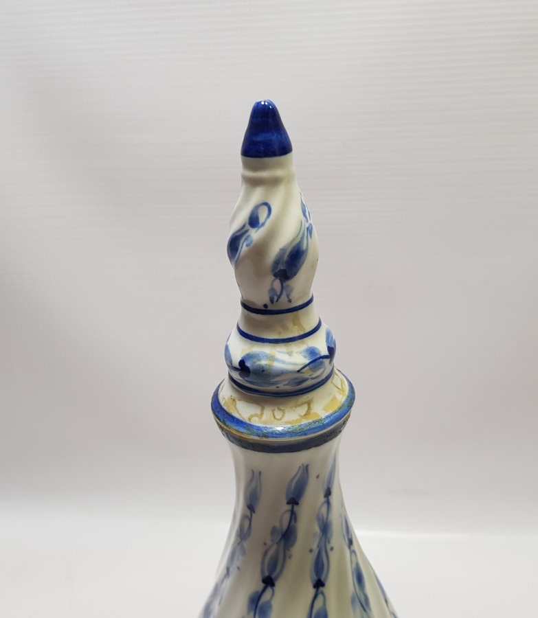 SANATÇI İMZALI EL BOYAMA ANTİKA PORSELEN KAPAKLI KARAF