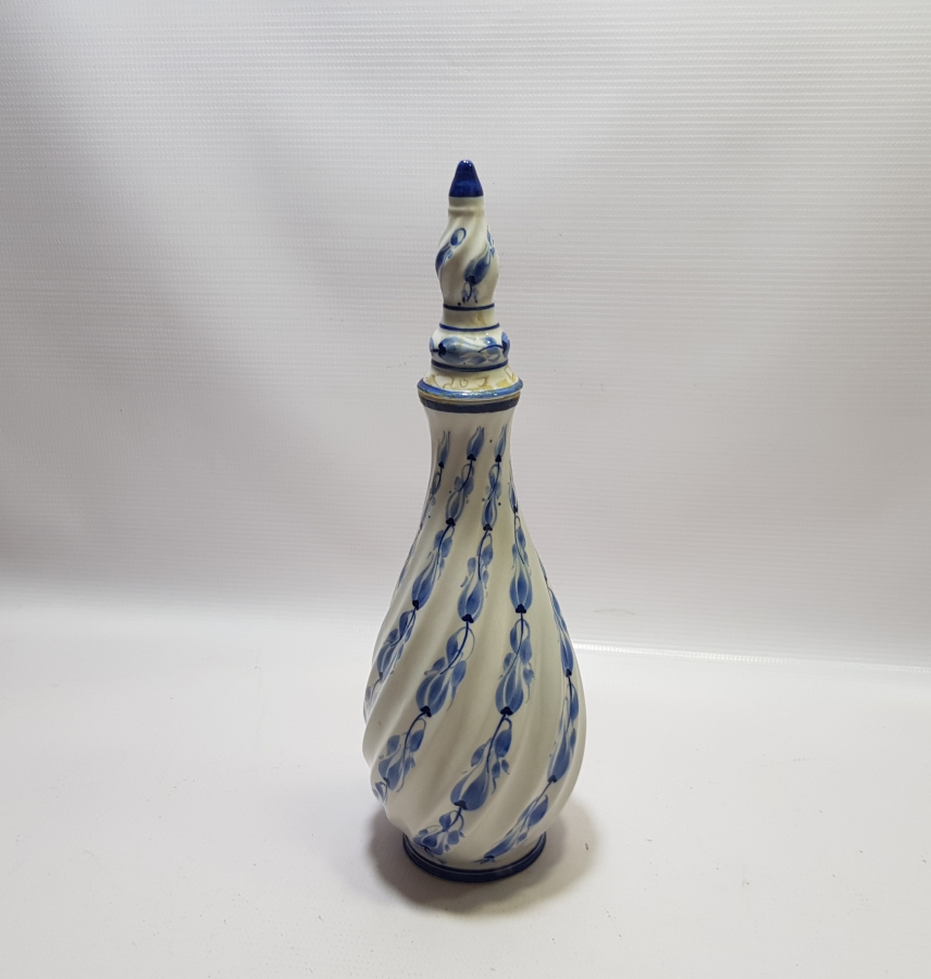 SANATÇI İMZALI EL BOYAMA ANTİKA PORSELEN KAPAKLI KARAF