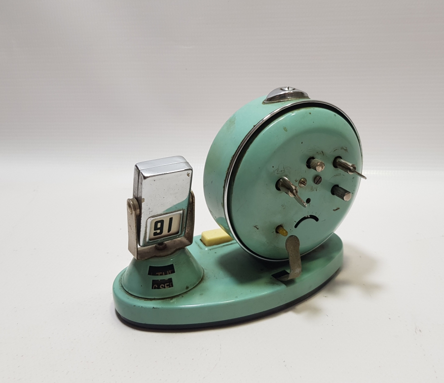 ANTİKA TAKVİMLİ MASA ÜSTÜ SAATİ