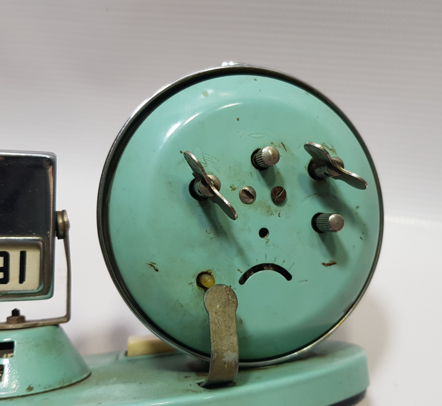 ANTİKA TAKVİMLİ MASA ÜSTÜ SAATİ