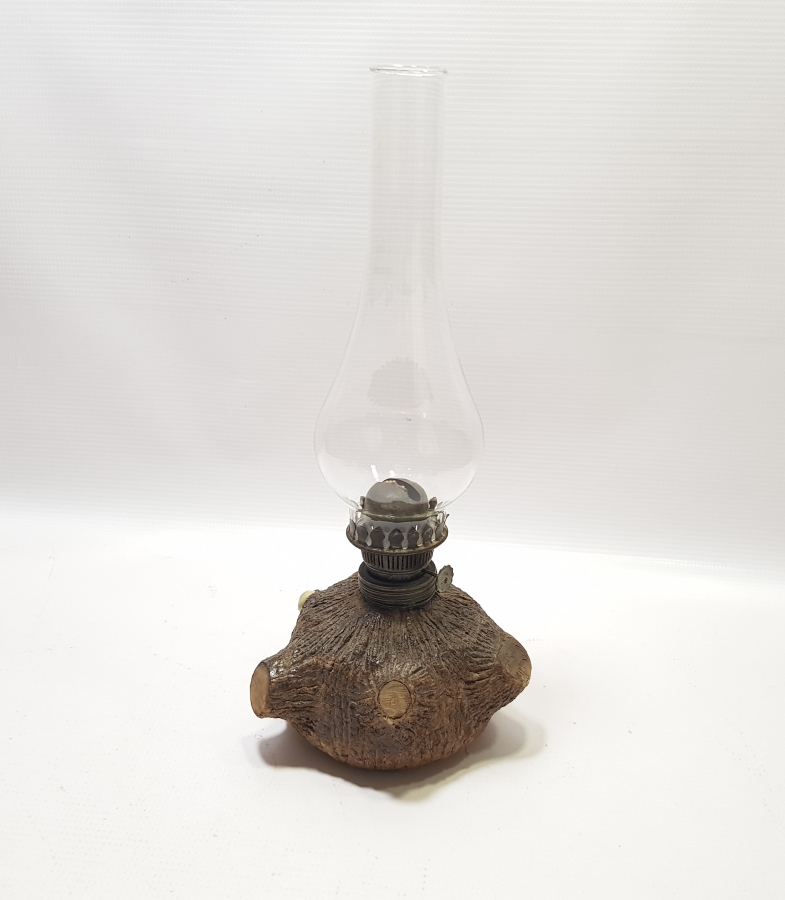 AĞAÇ KÜTÜĞÜNDEN YAPILMIŞ ANTİKA GAZ LAMBASI