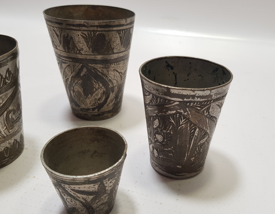 ÜZERLERİ YAZILI ÇİNTEMANİ İŞÇİLİKLİ OSMANLI DÖNEMİ 4 ADET ESER-İ İSTANBUL ŞERBET BARDAĞI