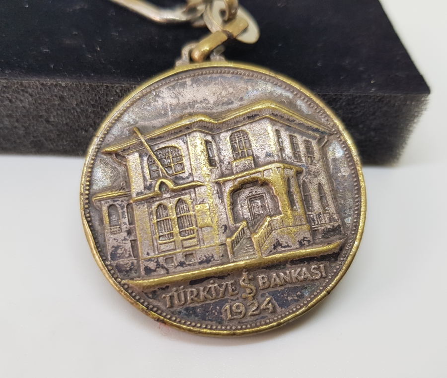 GÜMÜŞ KAPLAMA ANTİKA İŞ BANKASI ANAHTARLIK