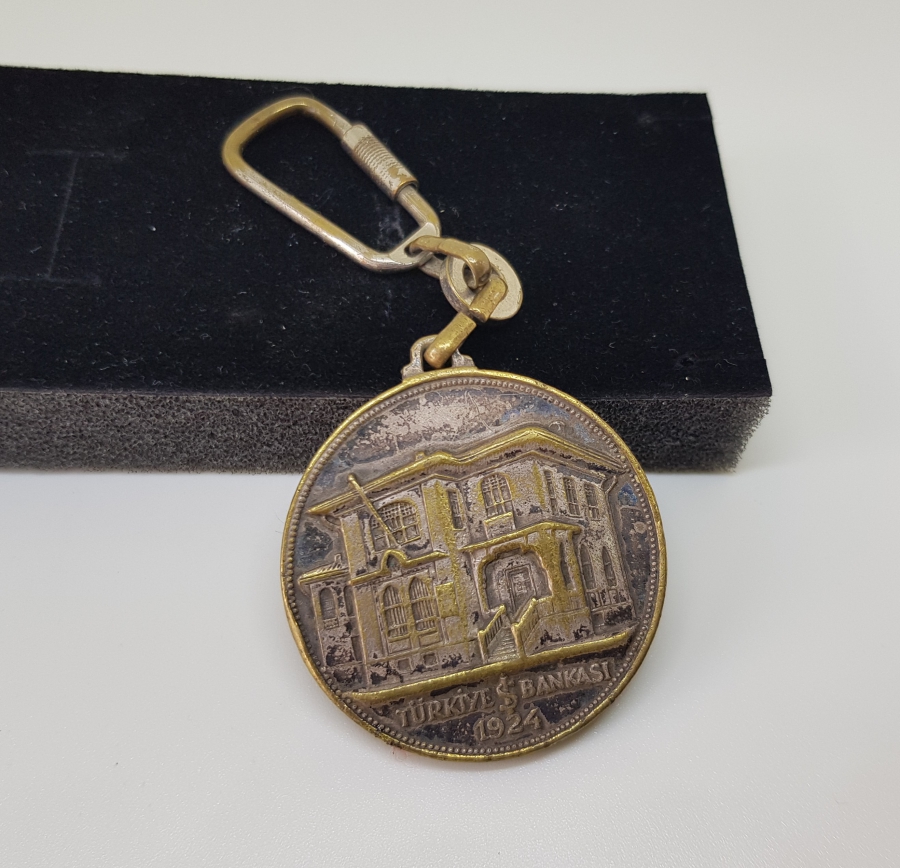 GÜMÜŞ KAPLAMA ANTİKA İŞ BANKASI ANAHTARLIK