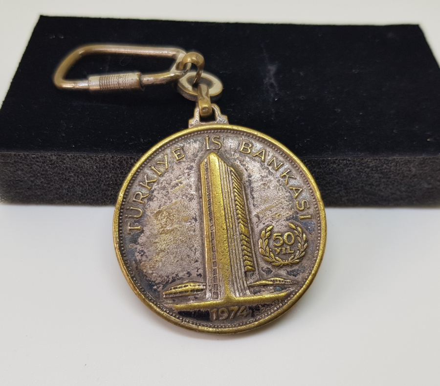 GÜMÜŞ KAPLAMA ANTİKA İŞ BANKASI ANAHTARLIK