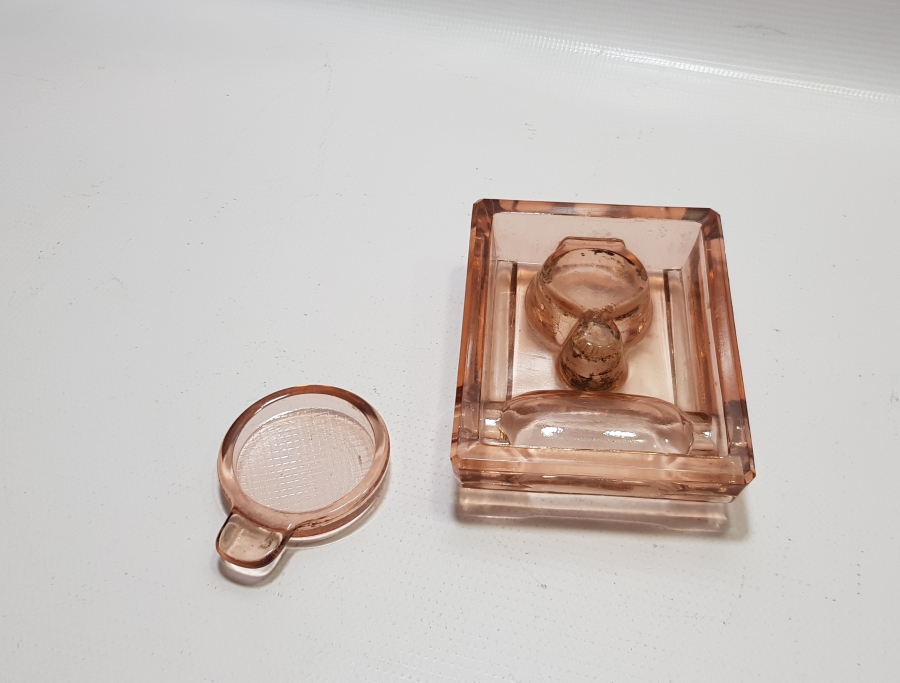 ANTİKA KAPAKLI CAM HOKKA