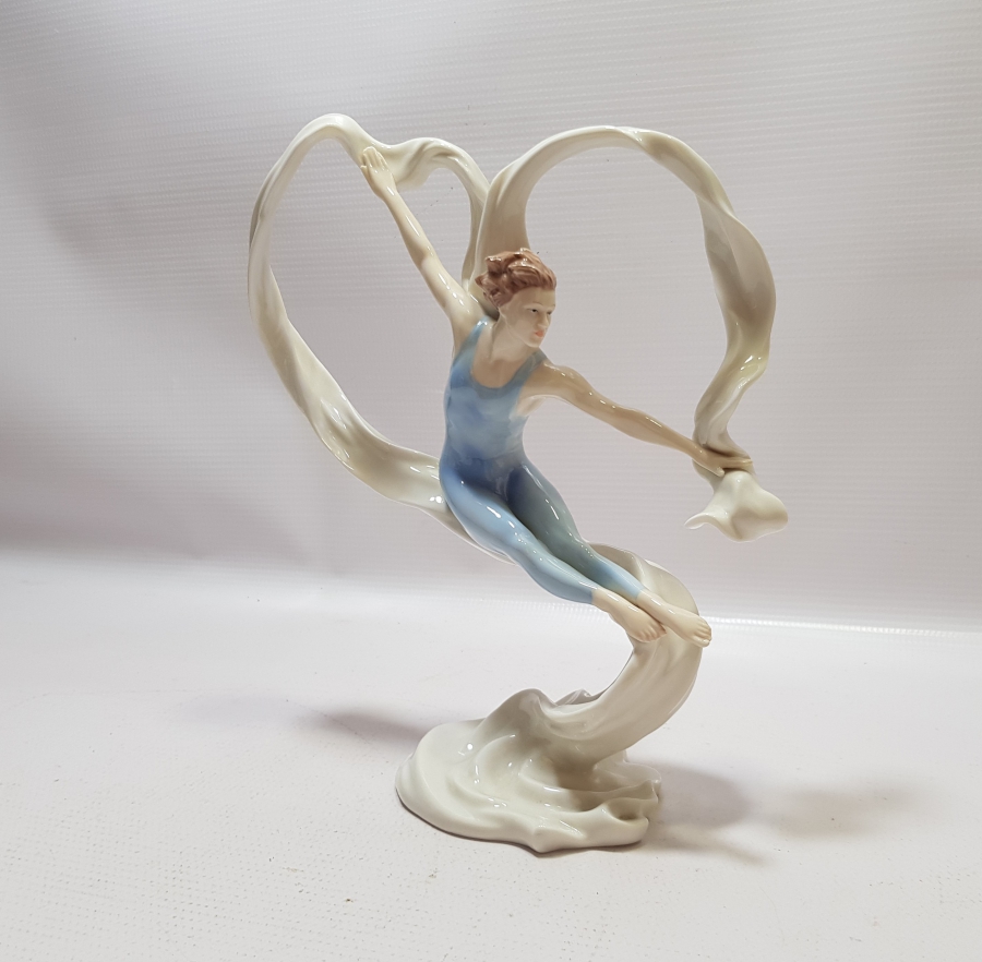 ANTİKA PORSELEN DANSÇI BİBLOSU