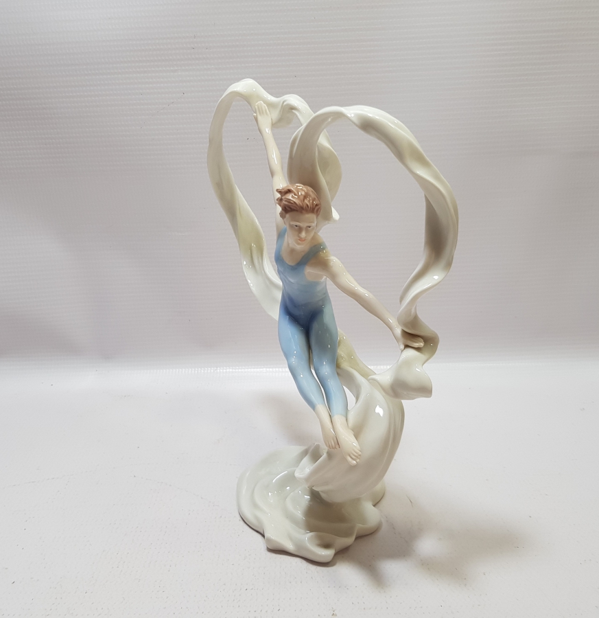 ANTİKA PORSELEN DANSÇI BİBLOSU