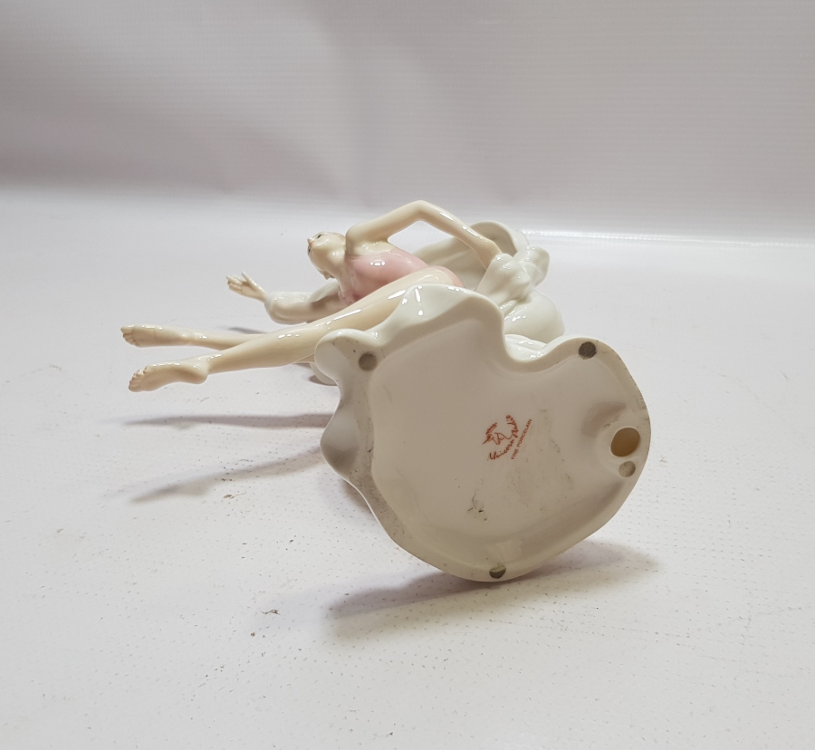 ANTİKA PORSELEN DANSÇI BİBLOSU