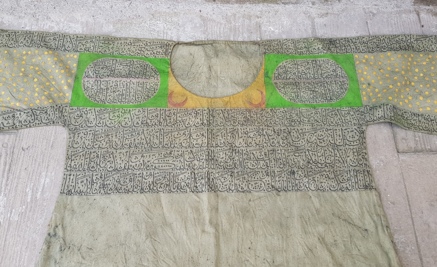 TEKKE İŞİ TILSIMLI GÖMLEK