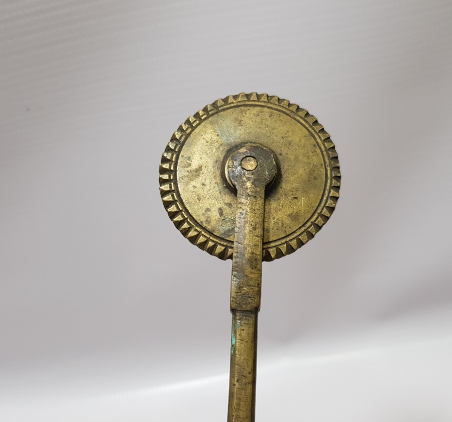 OSMANLI DÖNEMİ SÜLEYMANİYE DAMGALI HAMUR KESME ALETİ