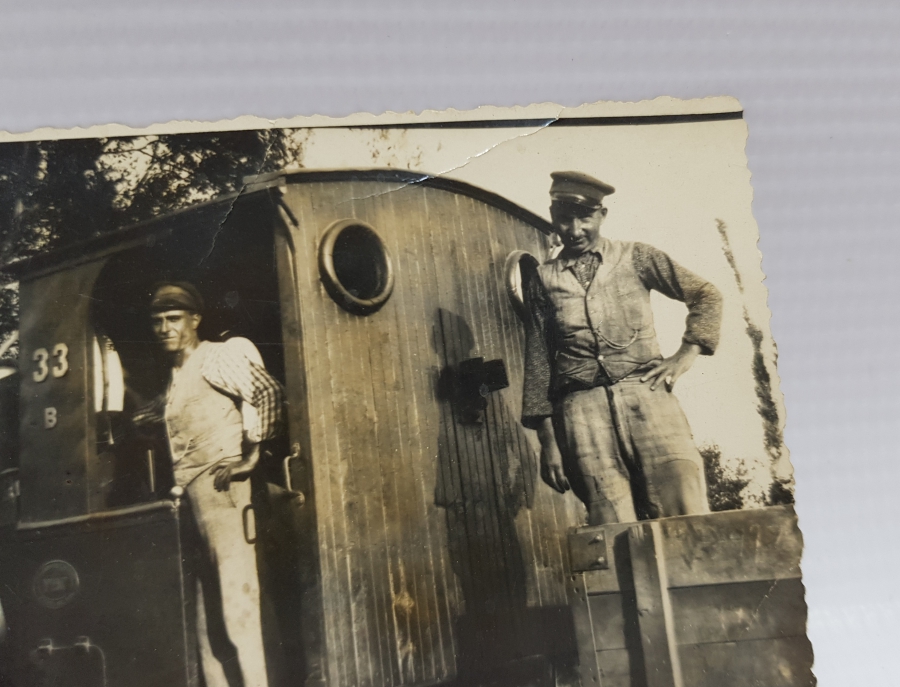 DEMİRYOLU TARİHİ - 1936 TARİHLİ TREN VE MAKİNİSTLER KONULU İKİ ADET ORİJİNAL FOTOĞRAF