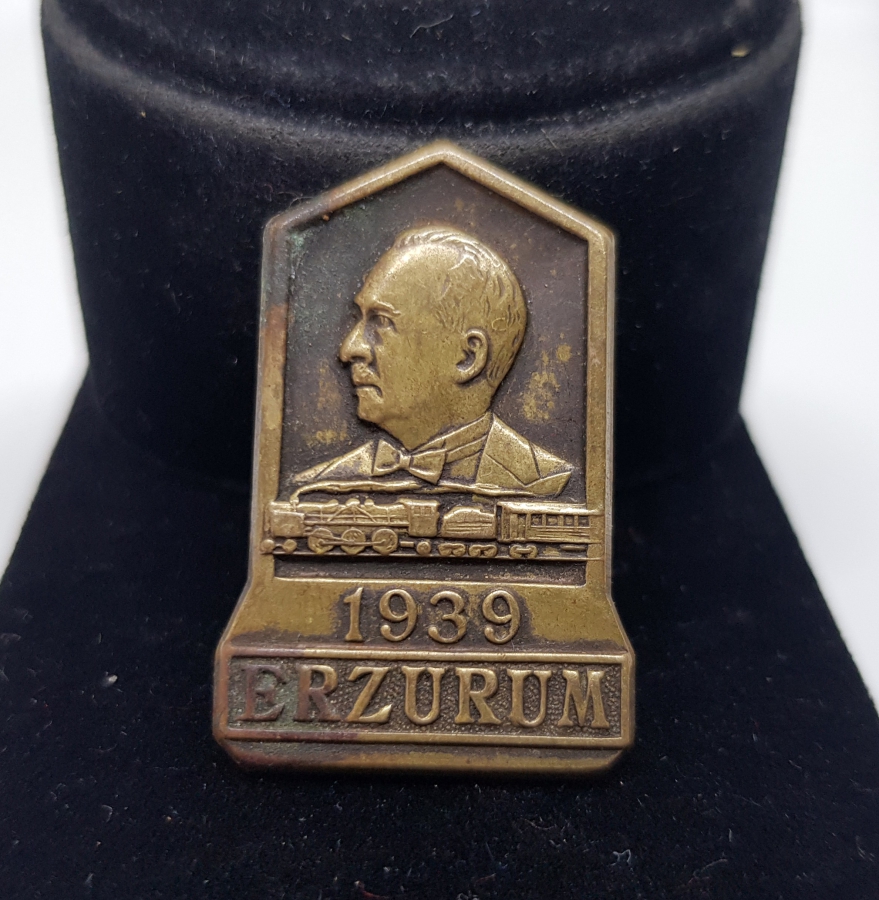1939 ERZURUM TREN İSTASYONU AÇILIŞI HATIRASI ROZET