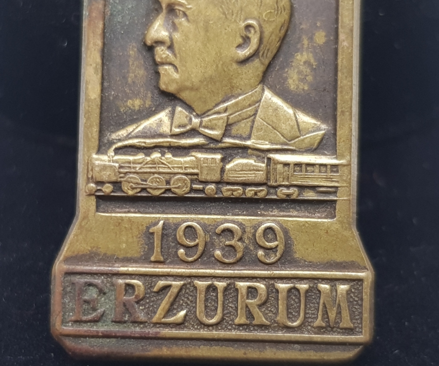 1939 ERZURUM TREN İSTASYONU AÇILIŞI HATIRASI ROZET