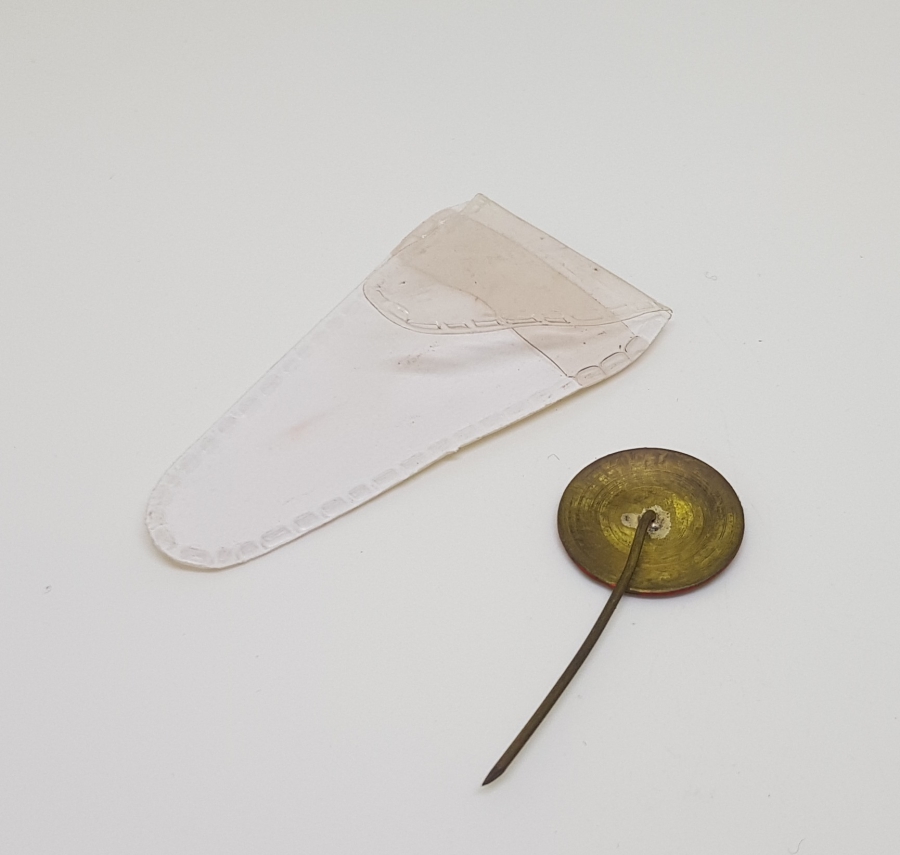 ORİJİNAL KABINDA ANTİKA CHP ROZETİ