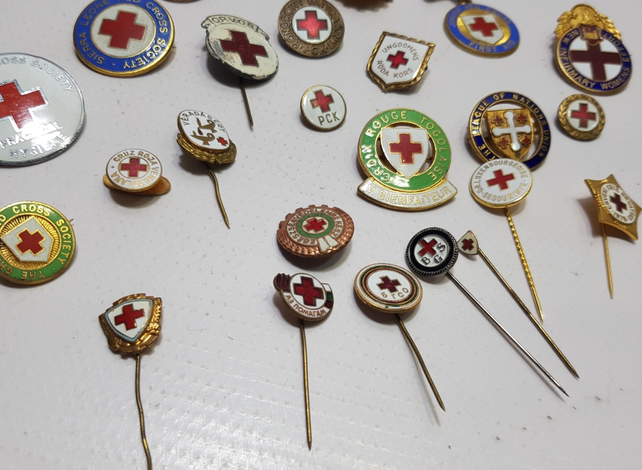 HAZIR KOLEKSİYON - MİNELİ KIZILHAÇ VE KIZILAY ROZET LOTU