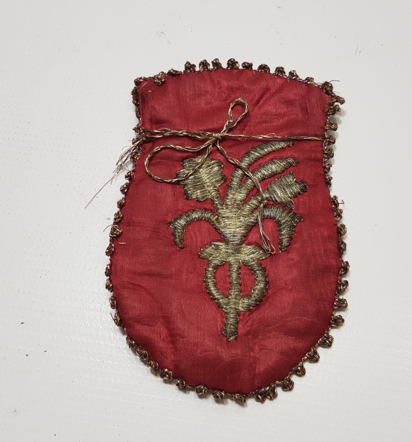 OSMANLI DÖNEMİ GÜMÜŞ SIRMA İŞLEMELİ İPEK KESE