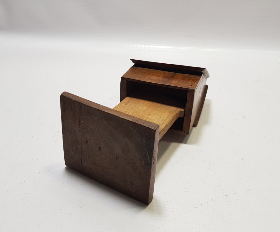 SİNOP CEZAEVİ İŞİ ANTİKA AHŞAP SİGARALIK