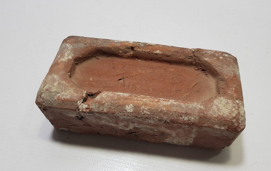 OSMANLICA YAZILI VE AY YILDIZLI NADİR TUĞLA