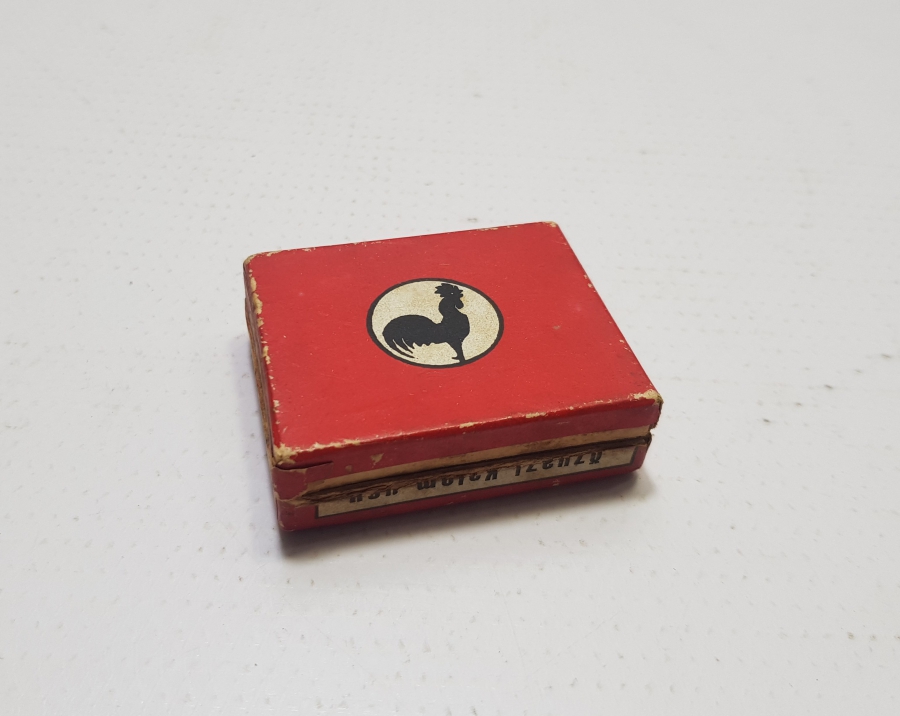 CUMHURİYET İLK DÖNEM OKUL MARKA DİVİT UCU KUTUSU