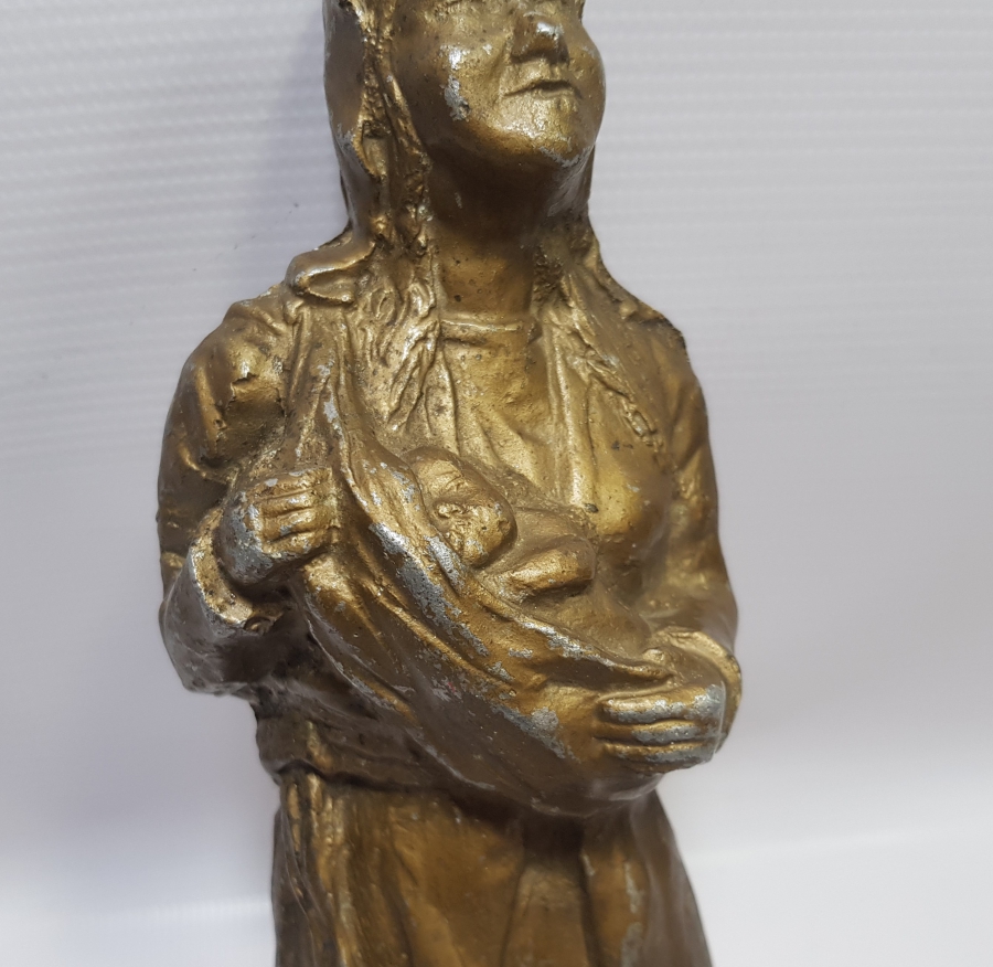 CUMHURİYET İLK DÖNEM ANNE VE BEBEK HEYKELİ