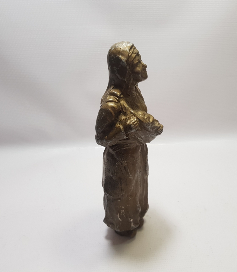 CUMHURİYET İLK DÖNEM ANNE VE BEBEK HEYKELİ