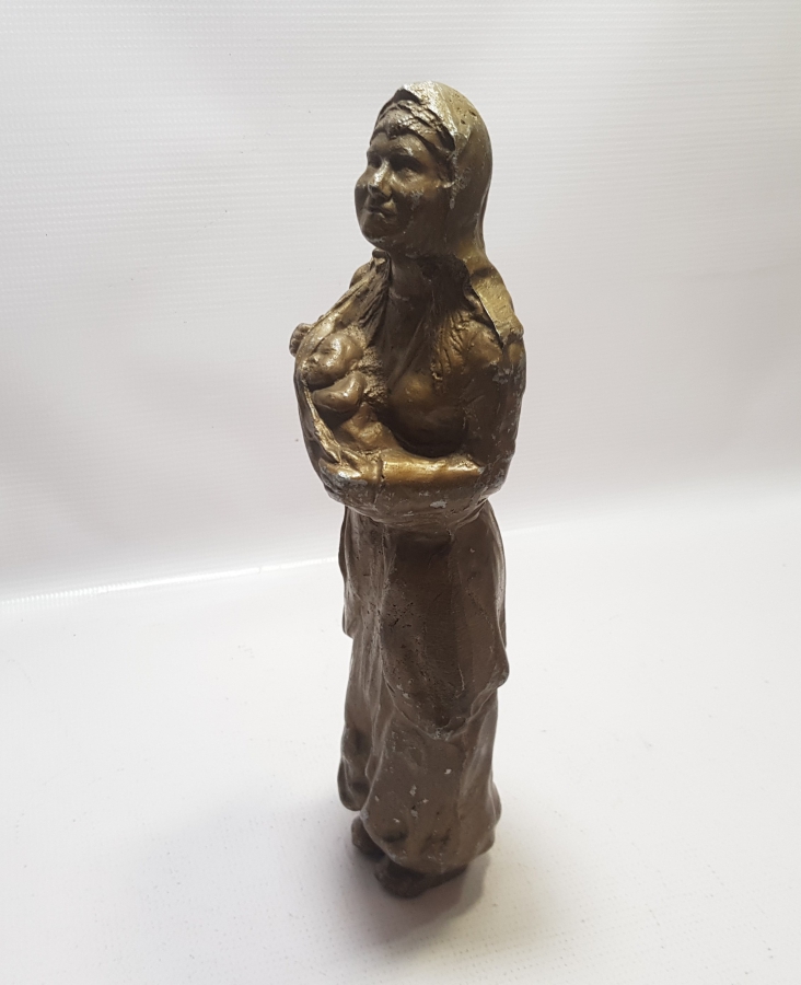 CUMHURİYET İLK DÖNEM ANNE VE BEBEK HEYKELİ