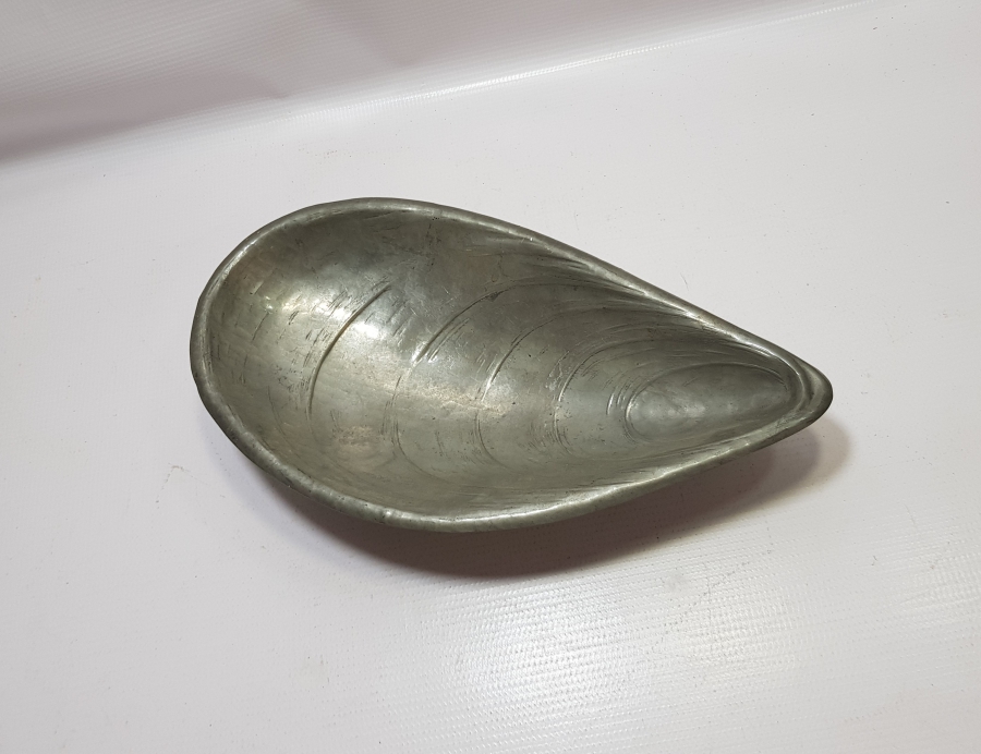 MİDYE KABUĞU FORMLU ANTİKA TABAK