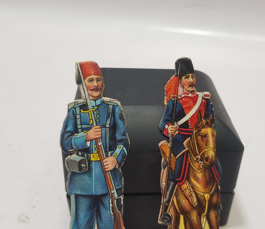 1. DÜNYA SAVAŞI DÖNEMİ ÇOK NADİR OSMANLI MUHAFIZ ALAYI SÜVARİSİ VE PİYADE SUBAYI KARTON OYUNCAK ASKERLER