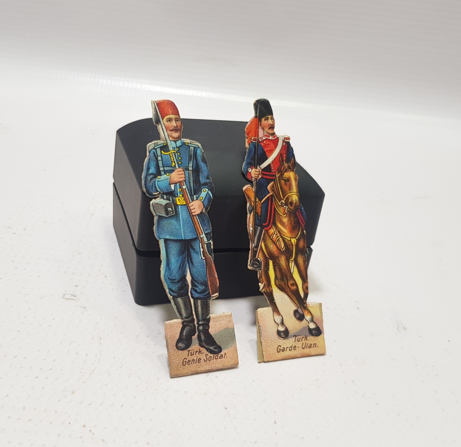 1. DÜNYA SAVAŞI DÖNEMİ ÇOK NADİR OSMANLI MUHAFIZ ALAYI SÜVARİSİ VE PİYADE SUBAYI KARTON OYUNCAK ASKERLER
