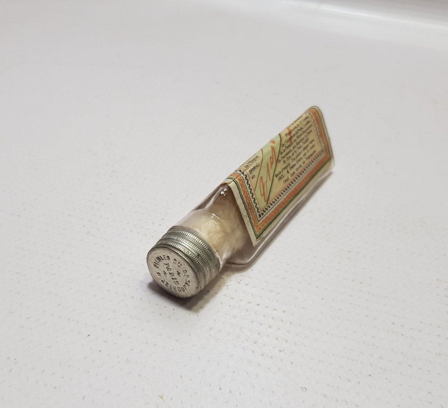 ECZA TARİHİ - İLAÇ ŞİŞESİ