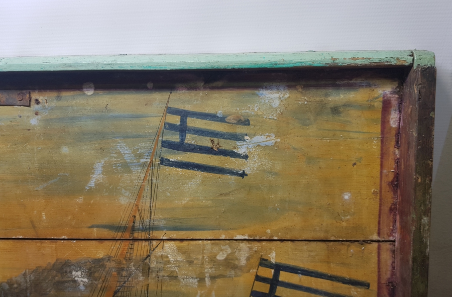 OSMANLI DÖNEMİ EL BOYAMA YUNAN BAYRAKLI GEMİ RESİMLİ SANDIK KAPAĞI