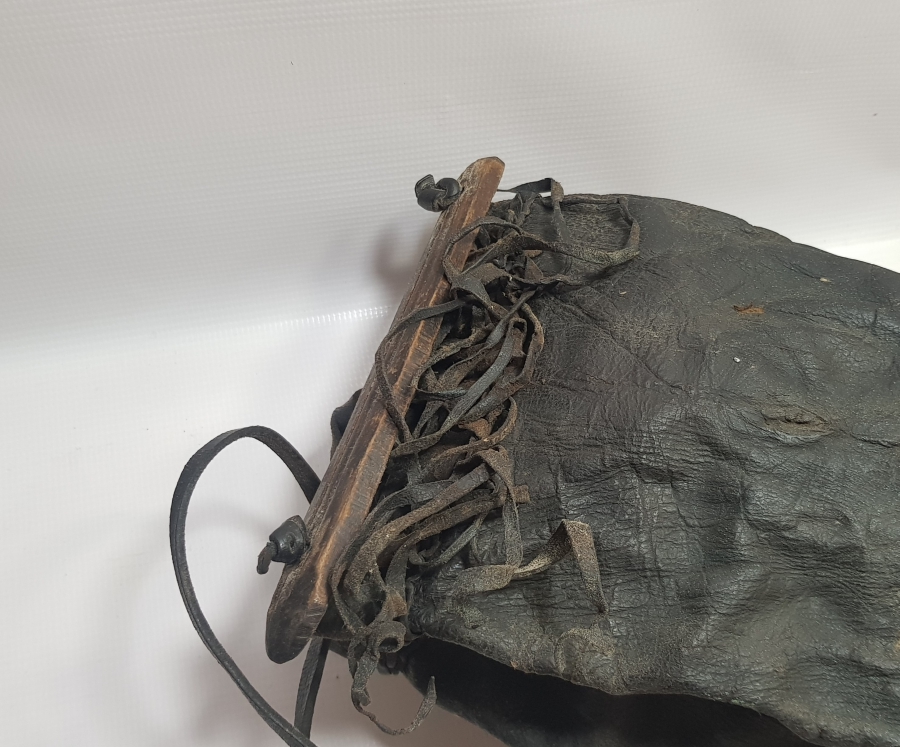 OSMANLI DÖNEMİ ÜZERİNDE OKÇULAR TEKKESİ REMİZİ BULUNAN ÇOK NADİR SADAK - OKÇU ÇANTASI