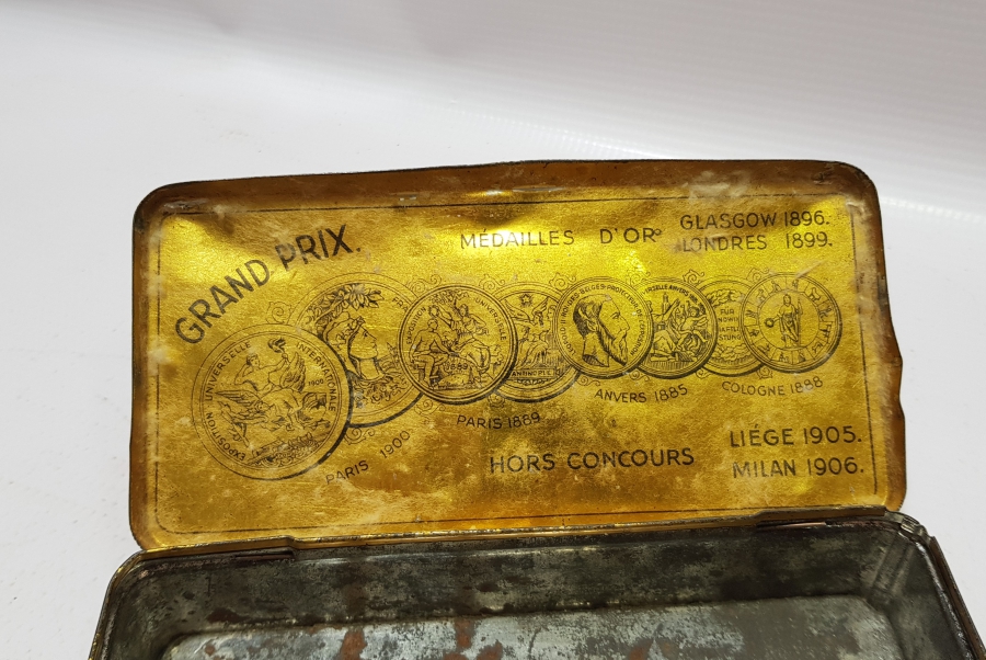 TÜRKİYE İNHİSARLAR İDARESİ TENEKE SİGARA KUTUSU