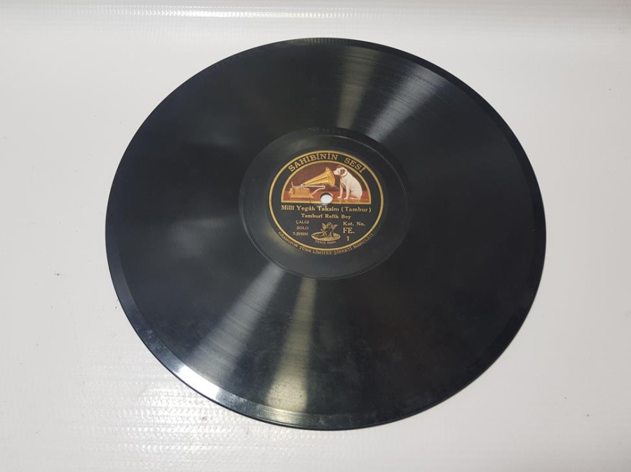 TAMBURİ REFİK BEY VE REFİKASI