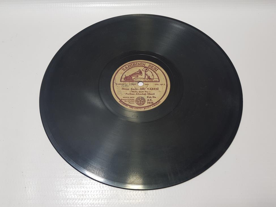 PERİHAN ALTINDAĞ SÖZERİ