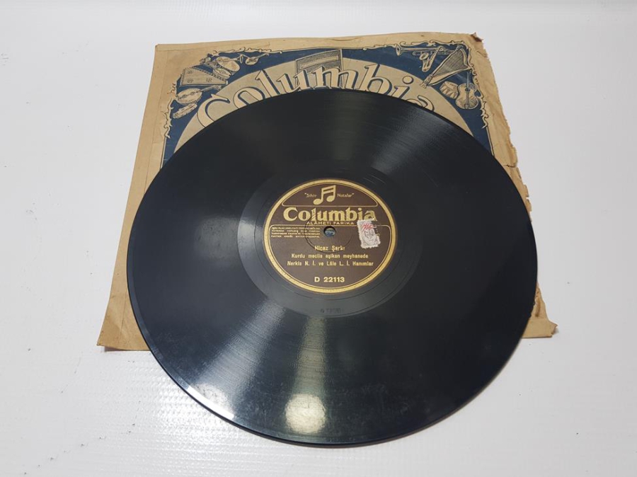 NERKİS N.İ. VE LALE L.İ. HANIMLAR