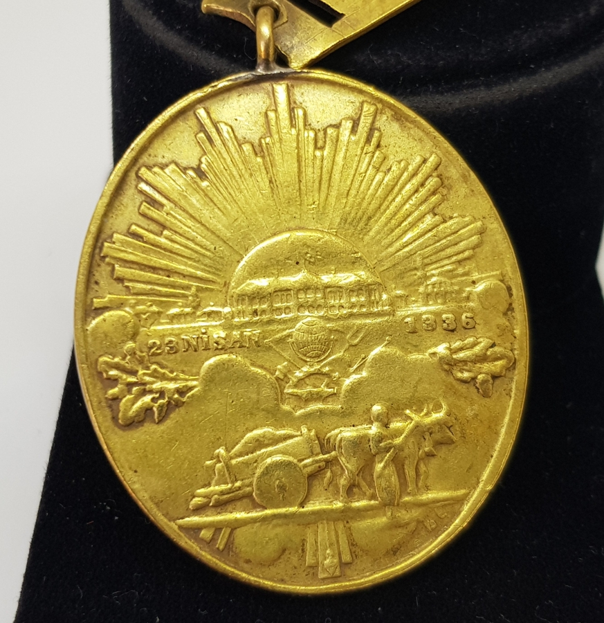 NADİR ASKILI İSTİKLAL MADALYASI