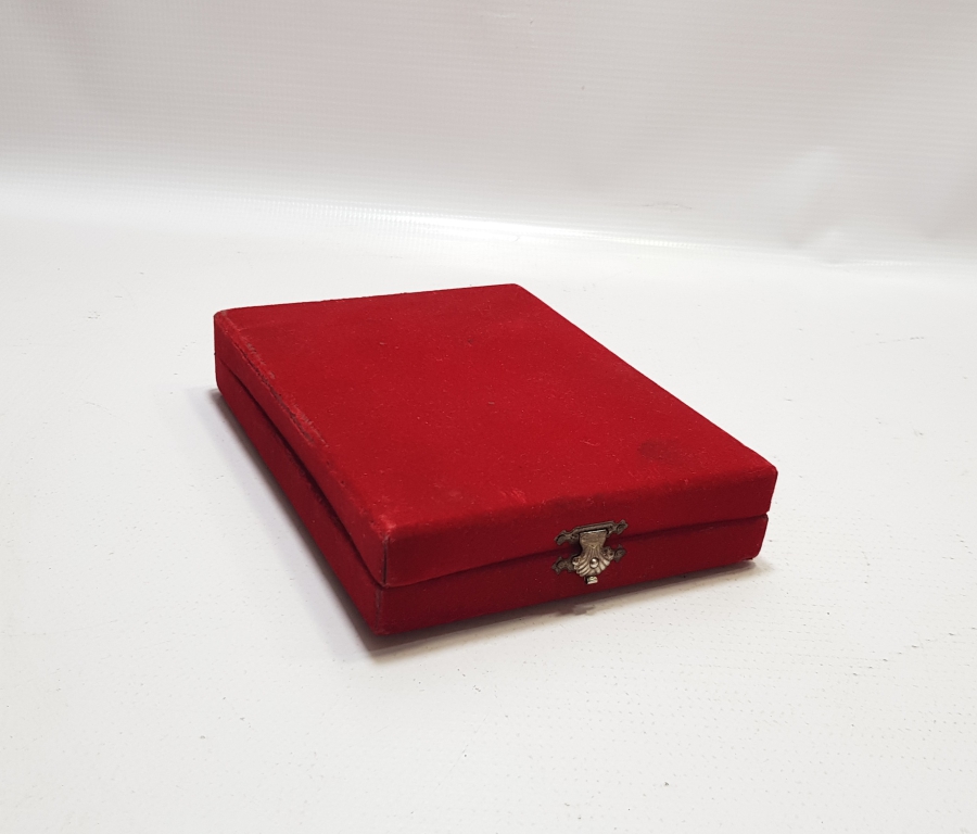 ORİJİNAL KUTUSUNDA ÇOK NADİR KUZEY KIBRIS TÜRK CUMHURİYETİ MİLLİ MÜCADELE MADALYASI