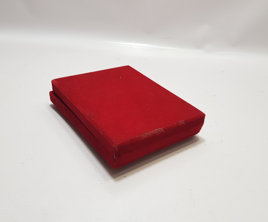 ORİJİNAL KUTUSUNDA ÇOK NADİR KUZEY KIBRIS TÜRK CUMHURİYETİ MİLLİ MÜCADELE MADALYASI