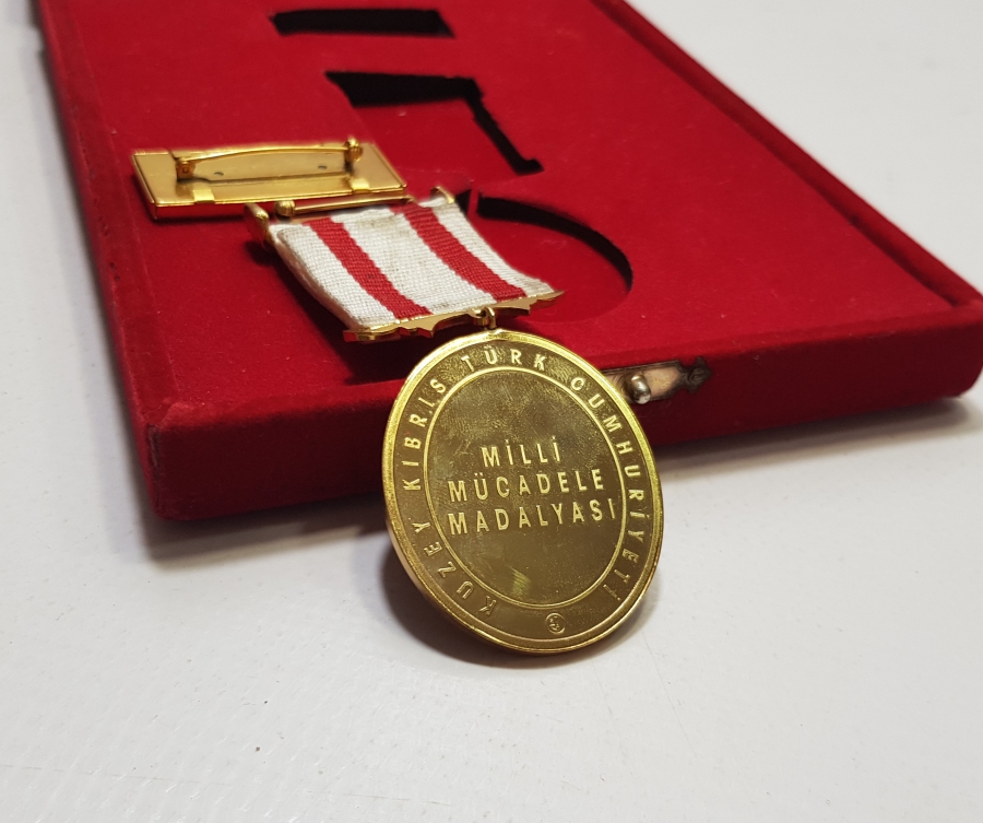 ORİJİNAL KUTUSUNDA ÇOK NADİR KUZEY KIBRIS TÜRK CUMHURİYETİ MİLLİ MÜCADELE MADALYASI