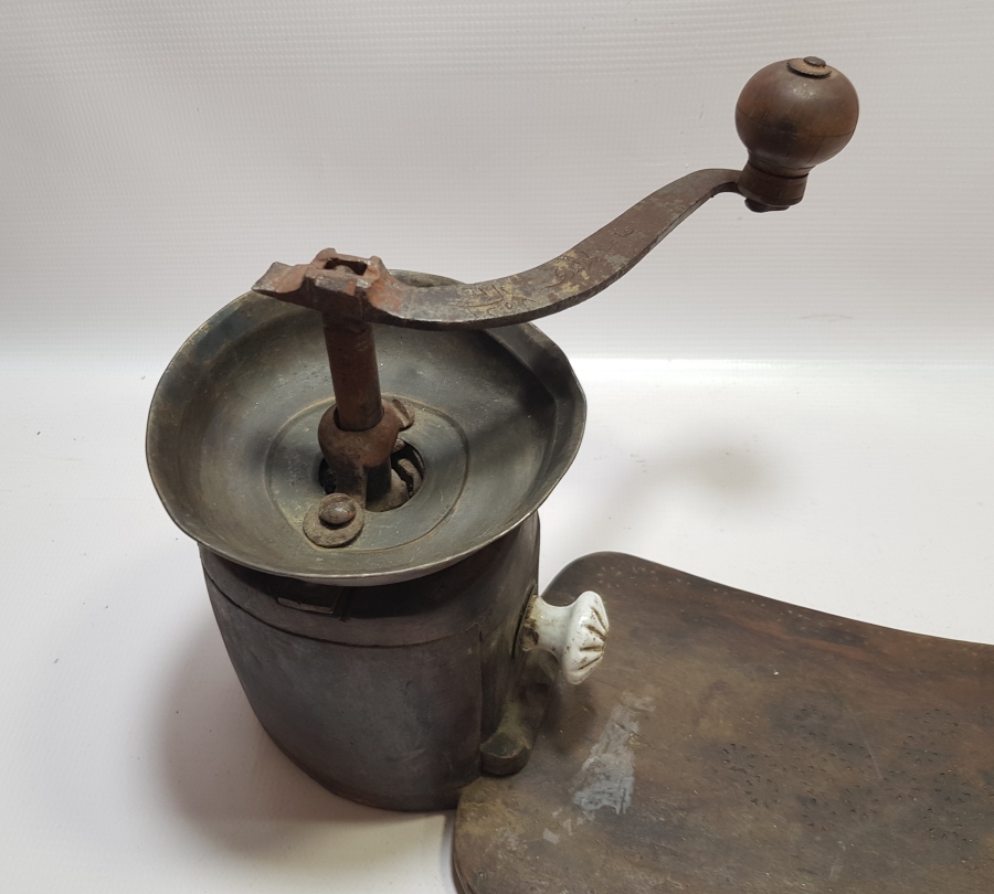 OSMANLI DÖNEMİ SAPI YAZILI ÇOK NADİR OTURAK KAHVE DEĞİRMENİ